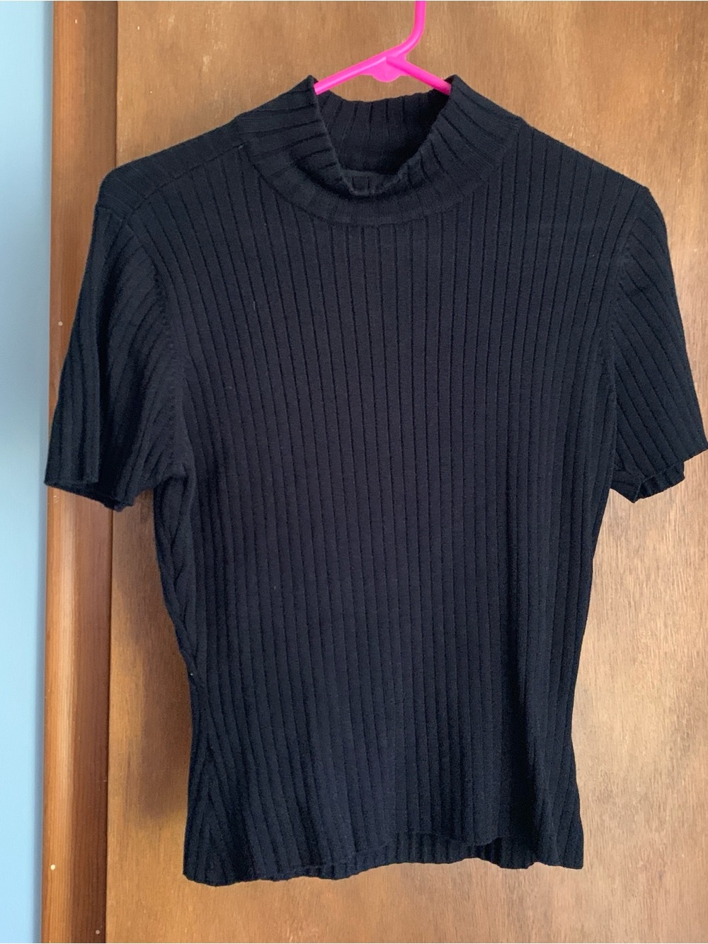 Women’s Black Ribbed Short-Sleeve Mock Neck Top